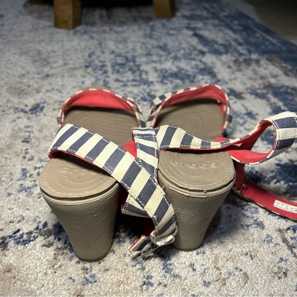 Crocs Nautical Leigh Graphic Blue & White Striped Wedge Sandals Size 9 - Picture 5 of 9